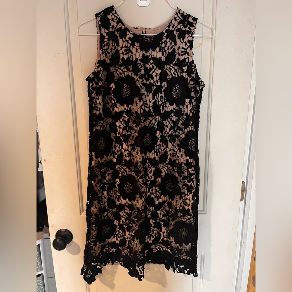 Women’s formal dress- lace